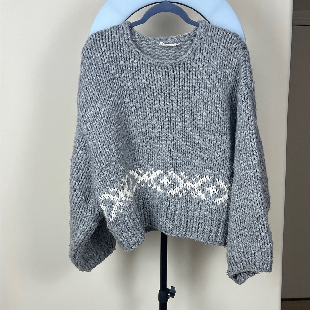 Alpaca Wool Gray Knit Sweater with White Pattern